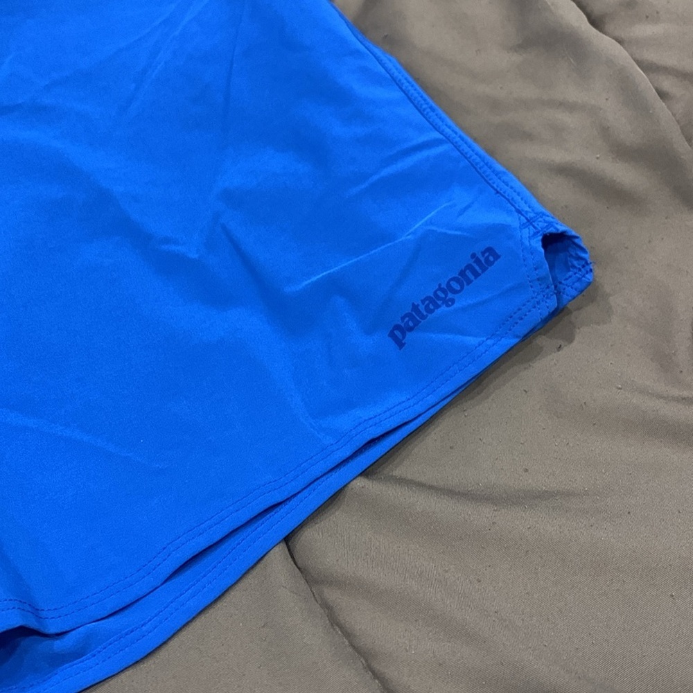 Patagonia Men’s Blue Hydropeak Board Shorts - Picture 2 of 4